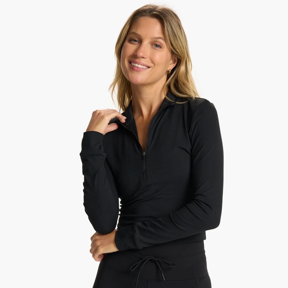 VUORI size M long sleeve top